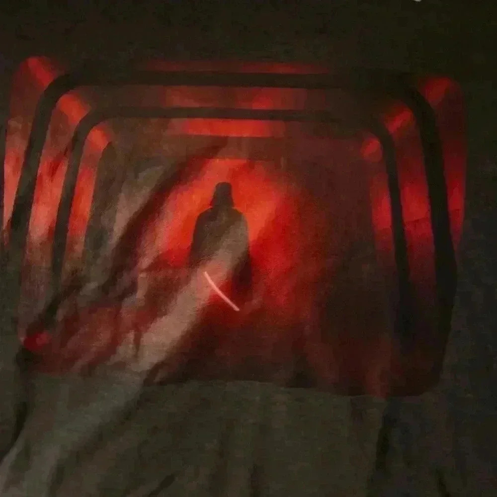 Star Wars Men’s Sz Medium t shirt dark gray Darth Vader pit to pit 18 inches - Picture 4 of 4
